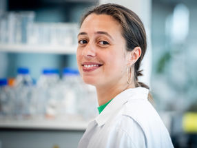 Portable AI-based test kit to identify bacterial infections